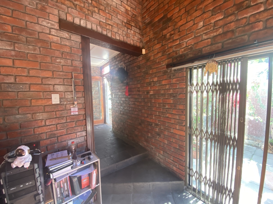 To Let 2 Bedroom Property for Rent in Muizenberg Western Cape